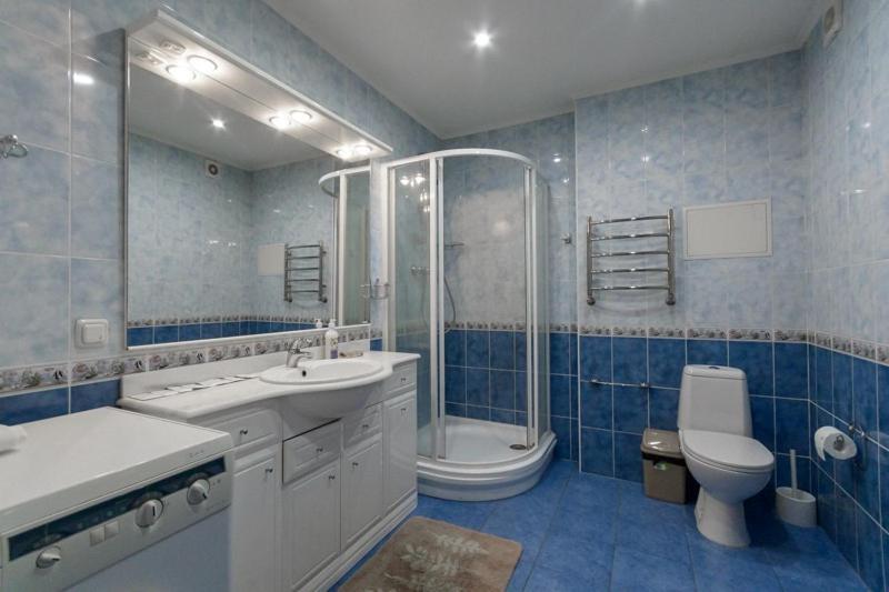 Апартаменти 3-Кімнатні Поруч З М. Театральна Kiev Exterior foto